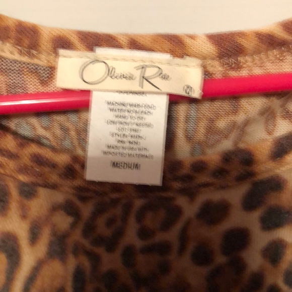 Cheetah print long sleeve - Picture 3 of 3